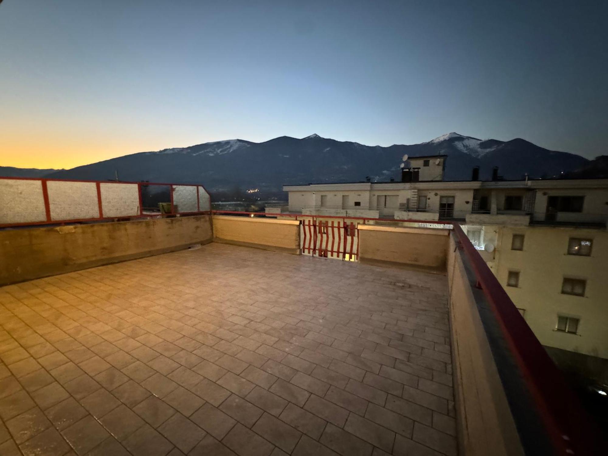 Attico - Terrazza Su Castello Apartment Castel Di Sangro Ngoại thất bức ảnh